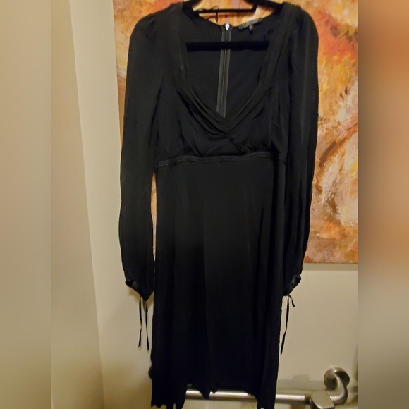 Sz 8 Strenesse dress